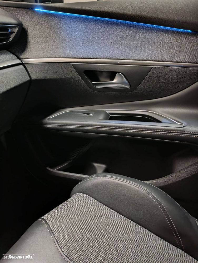 Peugeot 5008 1.5 BlueHDi Allure EAT8 - 29