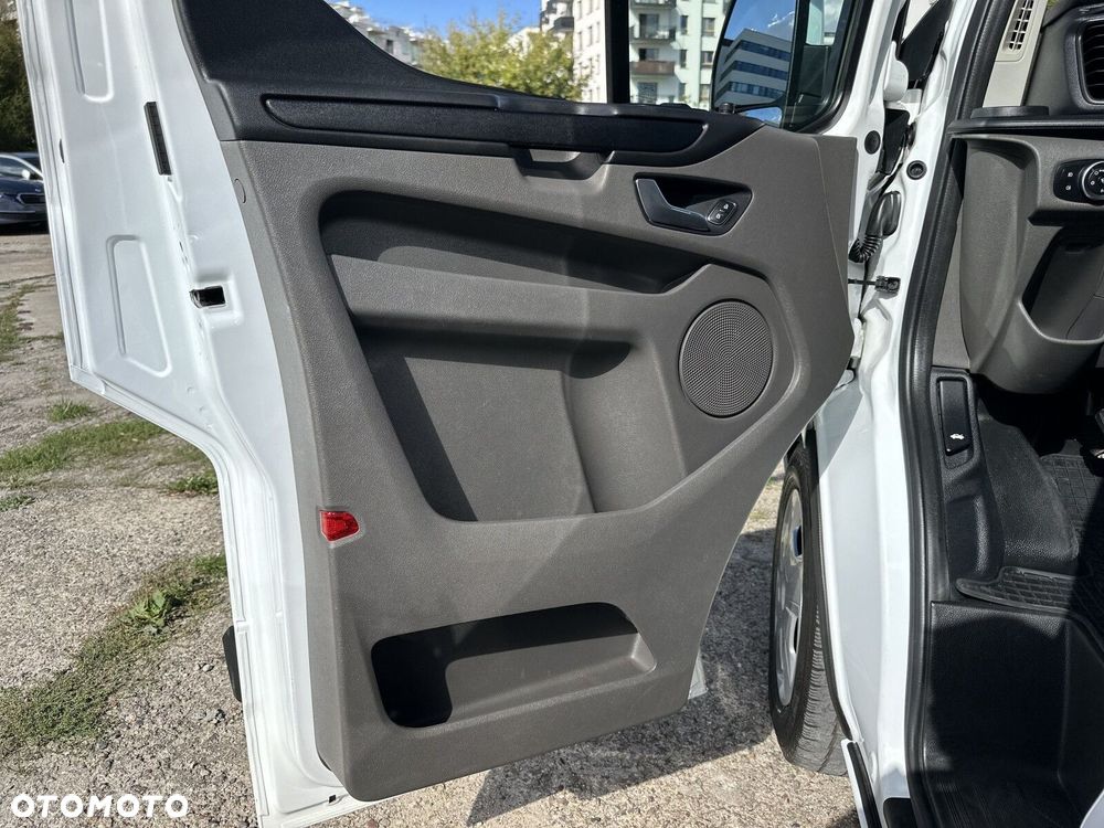 Ford Tourneo Custom 2.0 EcoBlue L2 Trend - 11