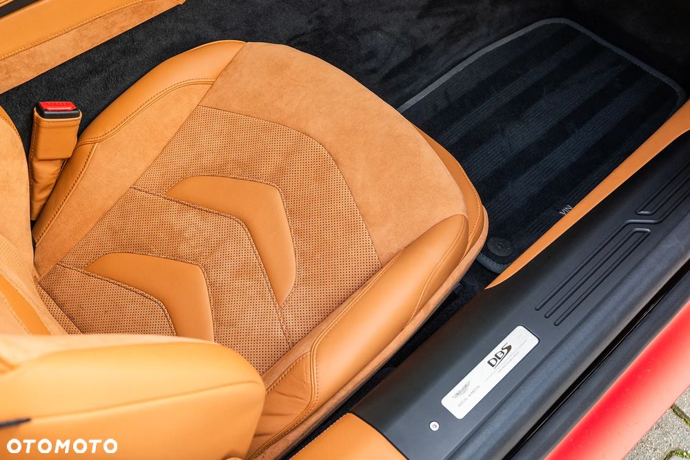 Aston Martin DBS - 25