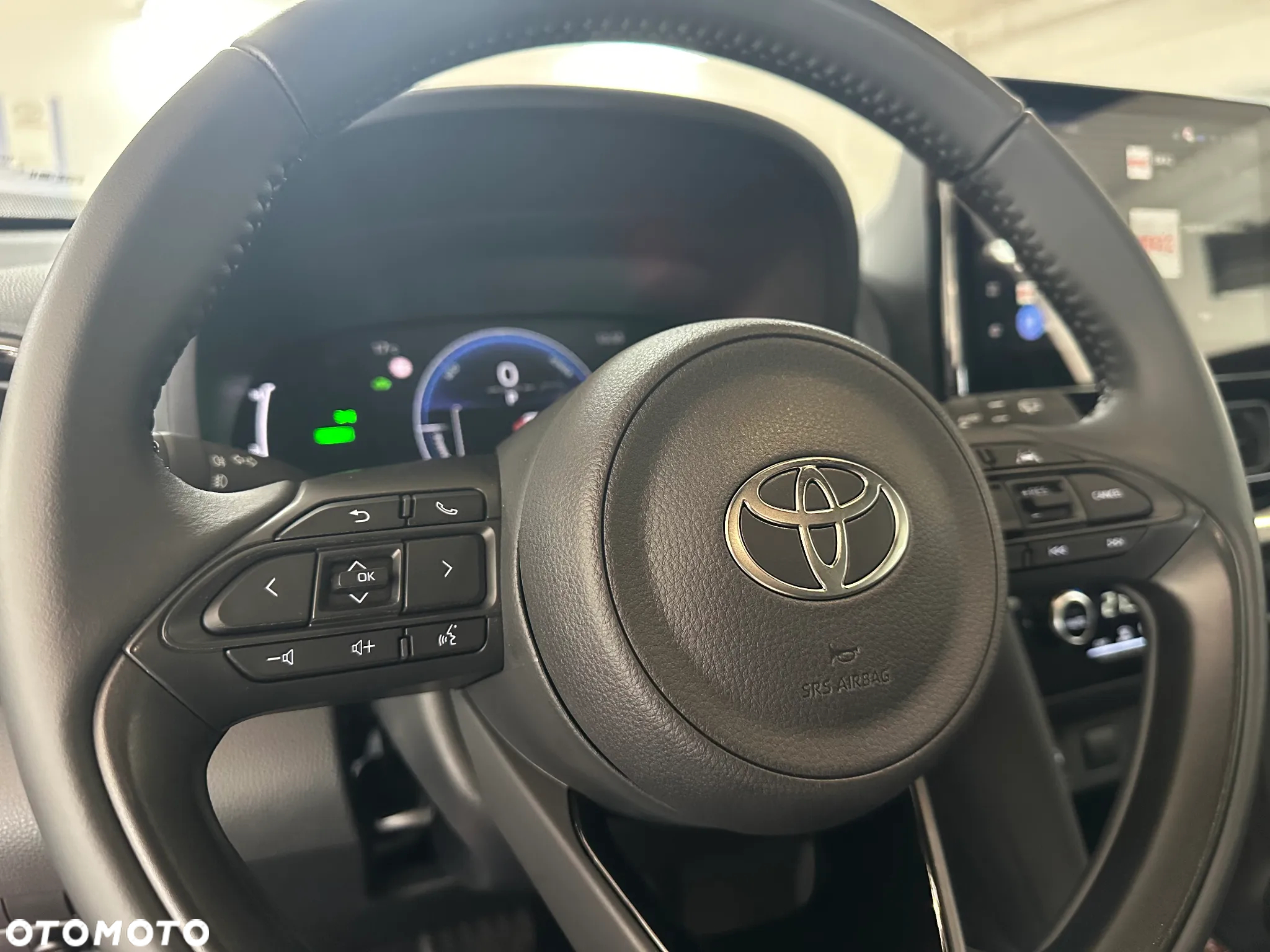 Toyota Yaris Hybrid 1.5 Style - 11