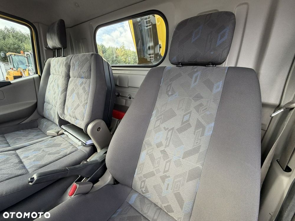 Renault Maxity - 25