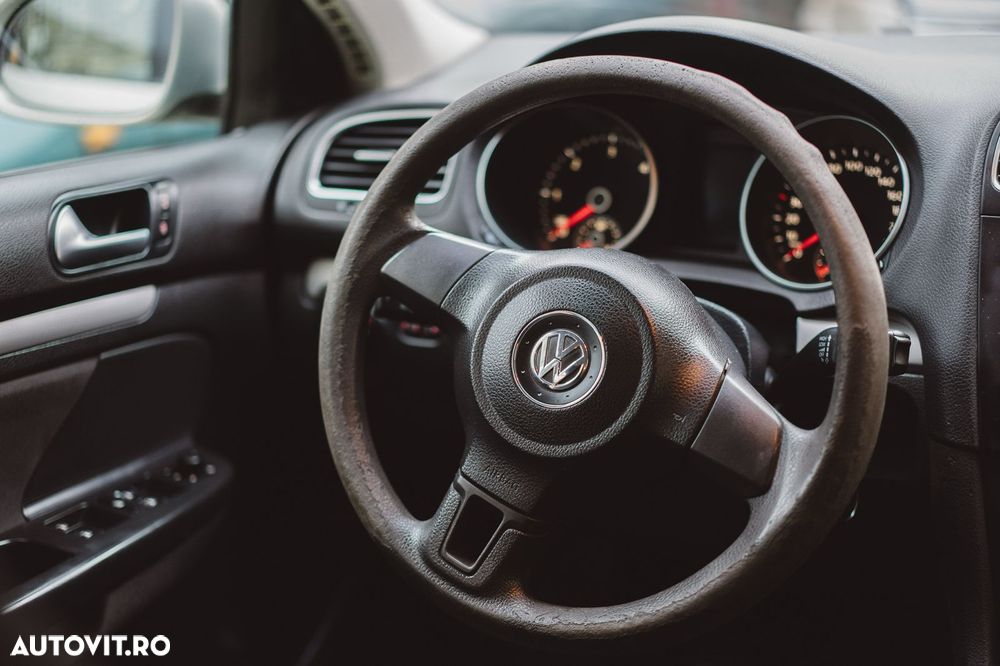 Volkswagen Golf 1.6 TDI DPF Comfortline - 19