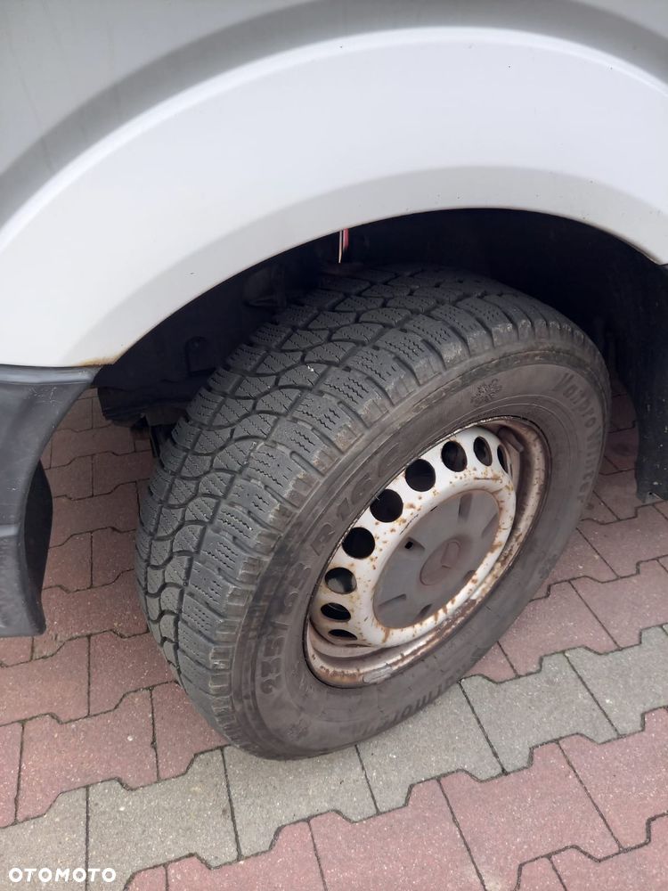 Mercedes-Benz SPRINTER - 32