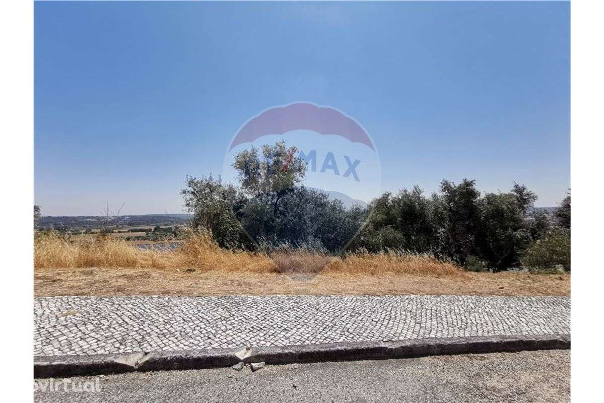 TERRENO PARA CONSTRUÇÃO - Grande imagem: 3/9