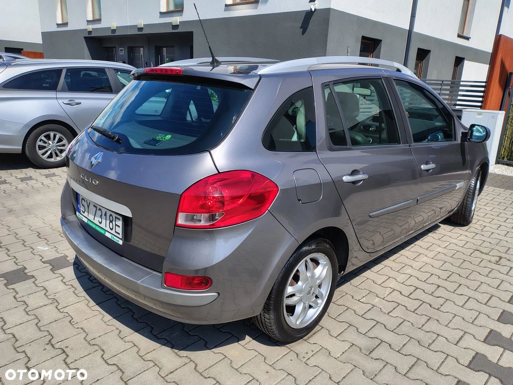 Renault Clio - 23