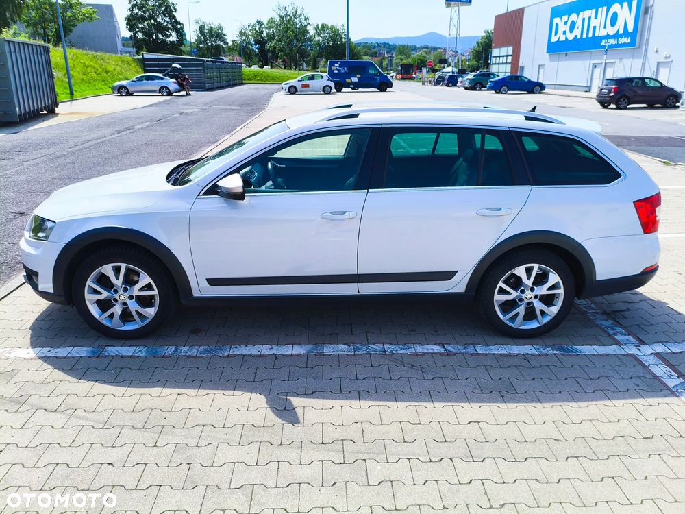Skoda Octavia Scout 2.0 TDI 4x4 DSG - 1