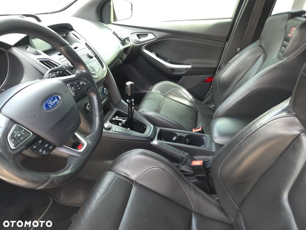 Ford Focus - 30