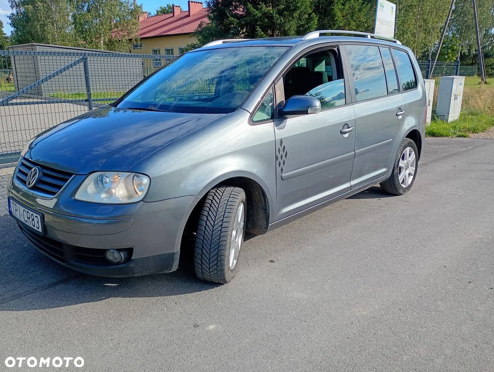 Volkswagen Touran 1.9 TDI Highline - 3