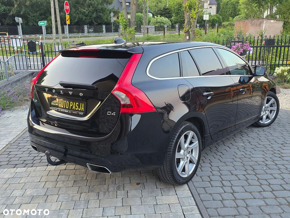 Volvo V60 D4 Momentum - 11