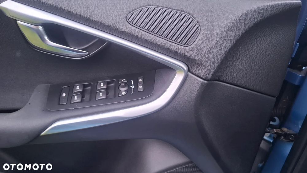 Volvo V40 D4 Kinetic - 27