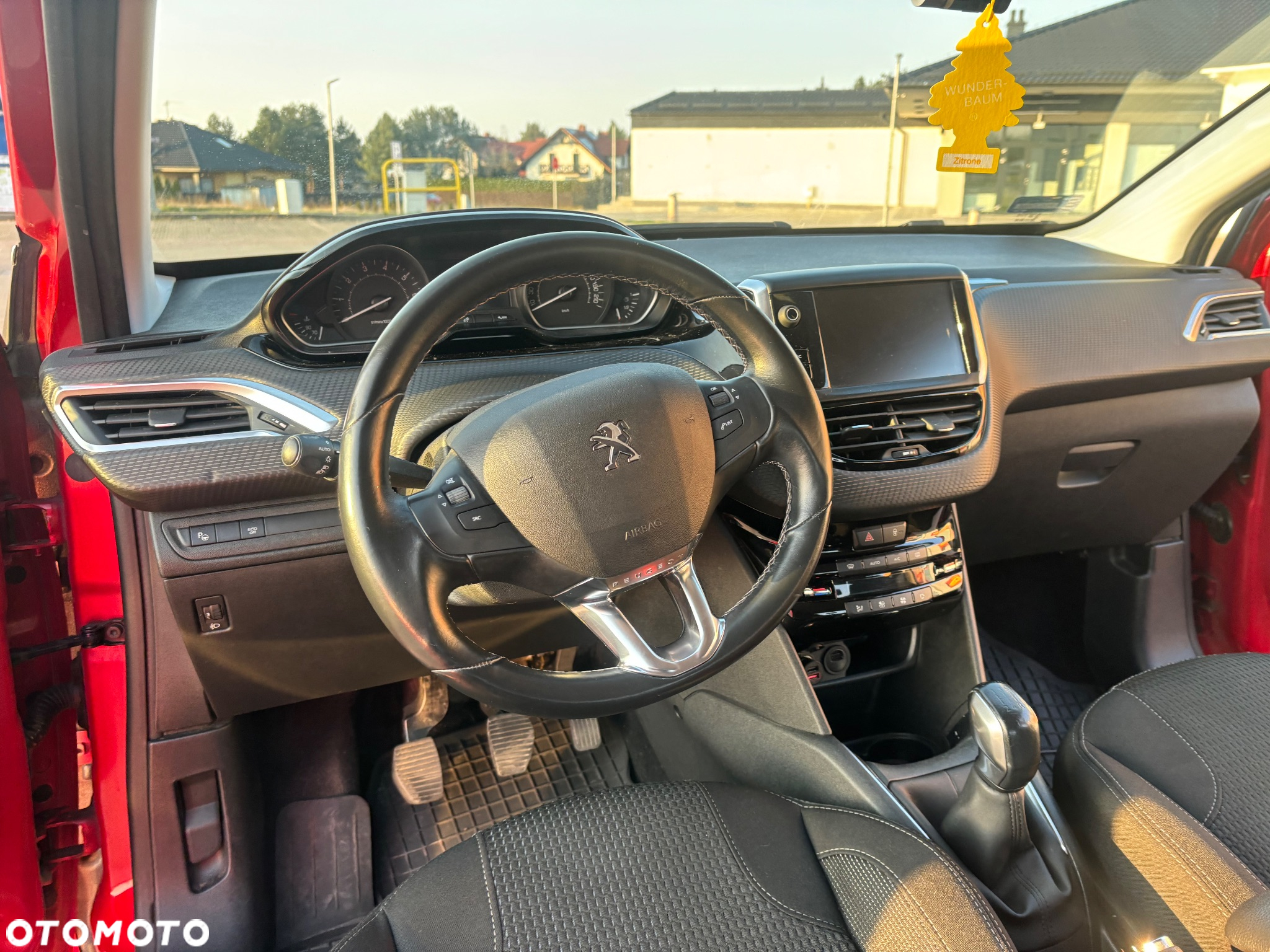 Peugeot 208 1.2 PureTech Allure - 12