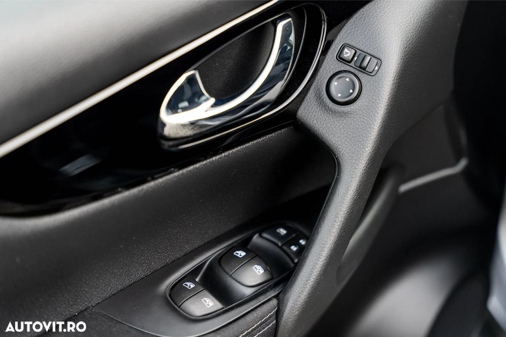 Nissan Qashqai 1.6 DCI Xtronic N-Connecta - 31