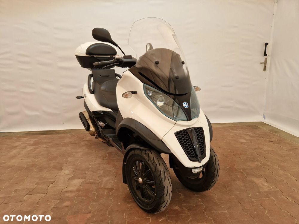 Piaggio MP-3 - 12