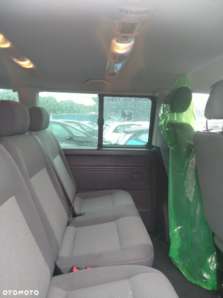 Volkswagen Caravelle - 3