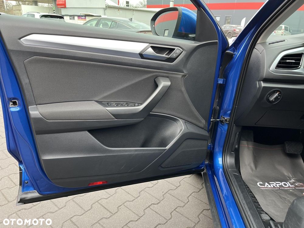 Volkswagen T-Roc - 10