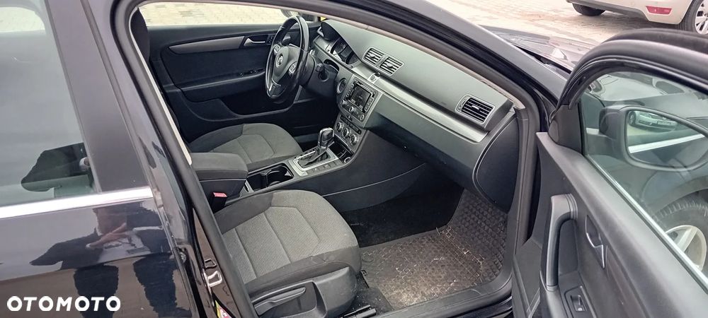 Volkswagen Passat 2.0 TDI Comfortline DSG - 10