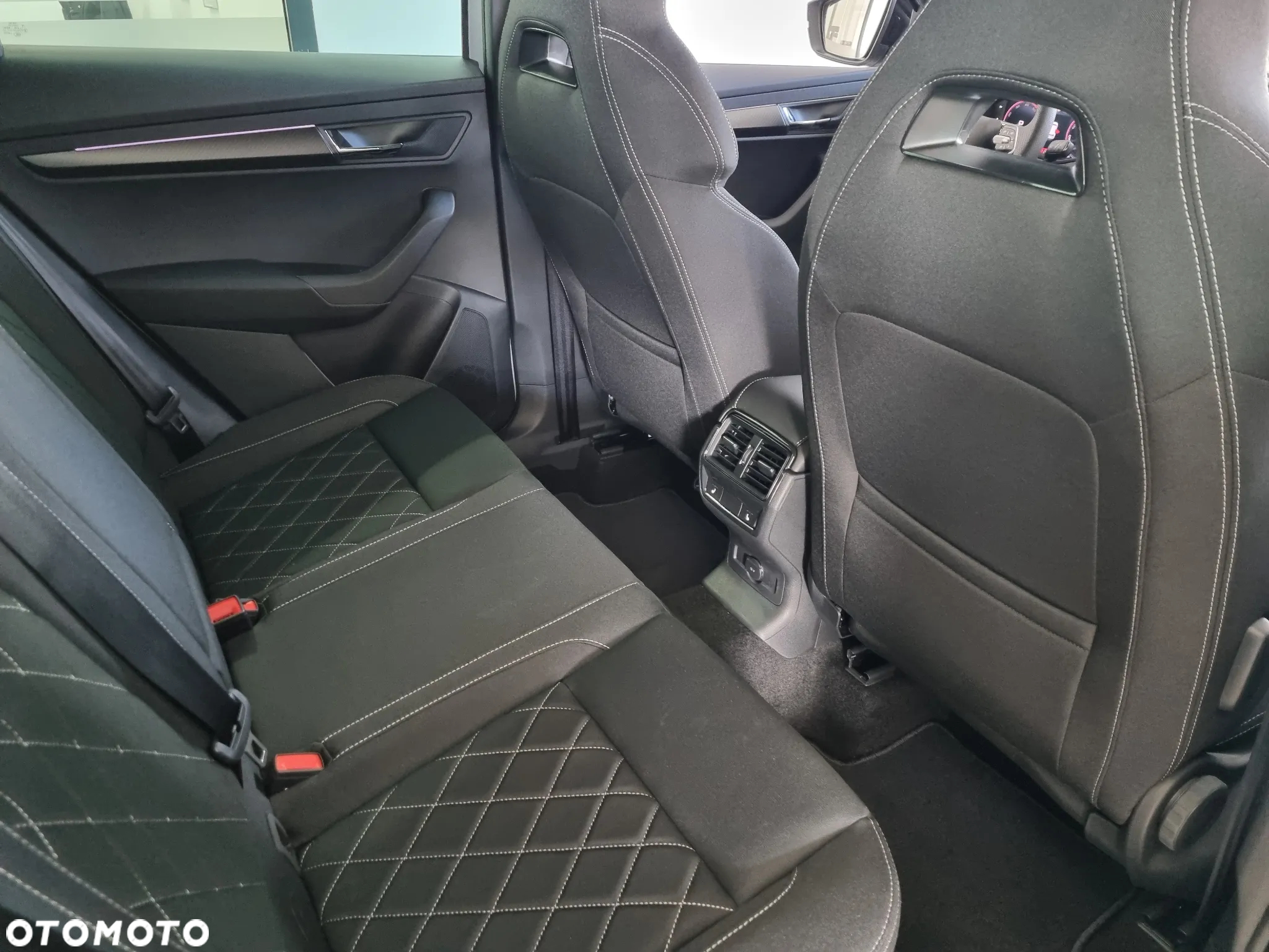 Skoda Karoq 1.5 TSI ACT Sportline DSG - 28