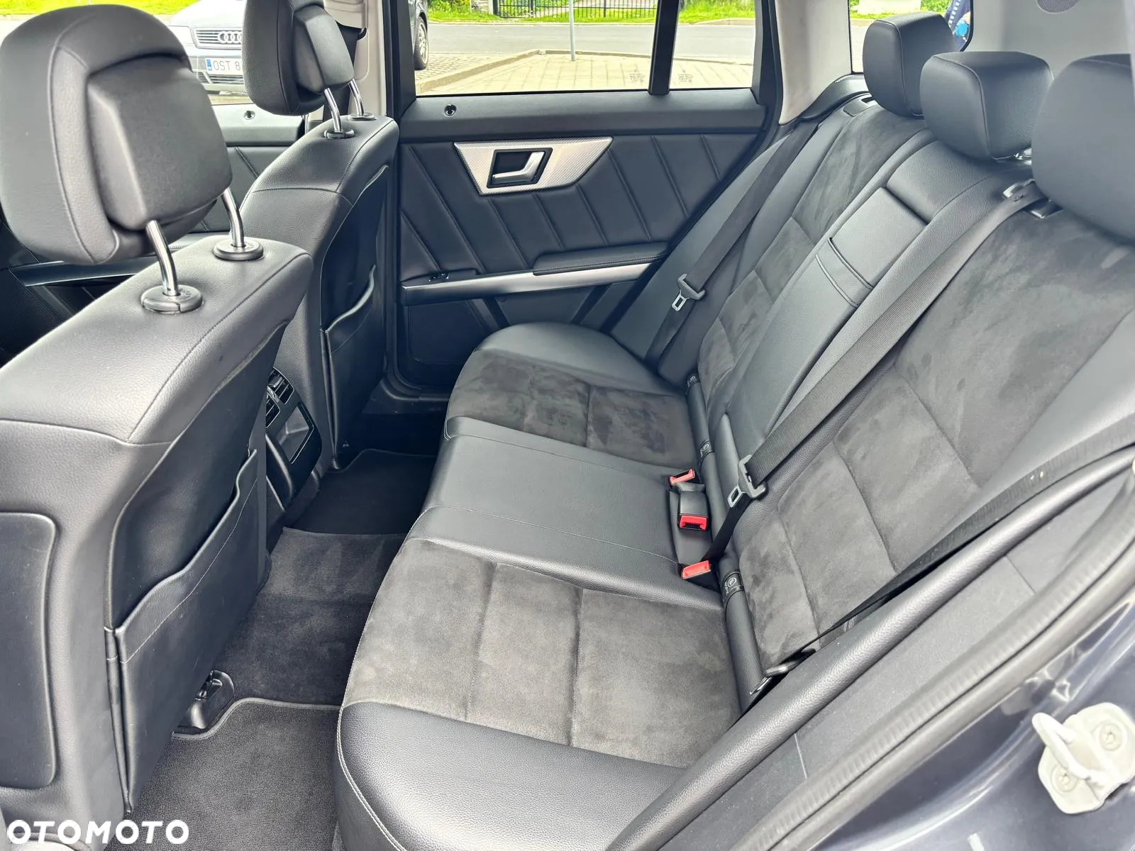 Mercedes-Benz GLK - 12
