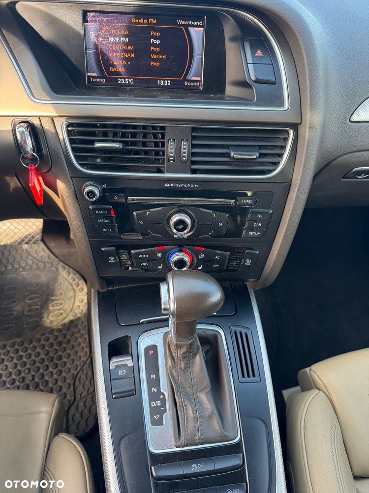 Audi A4 ver-avant-2-0-tdi-dpf-multitronic-s-line-sportpaket - 7