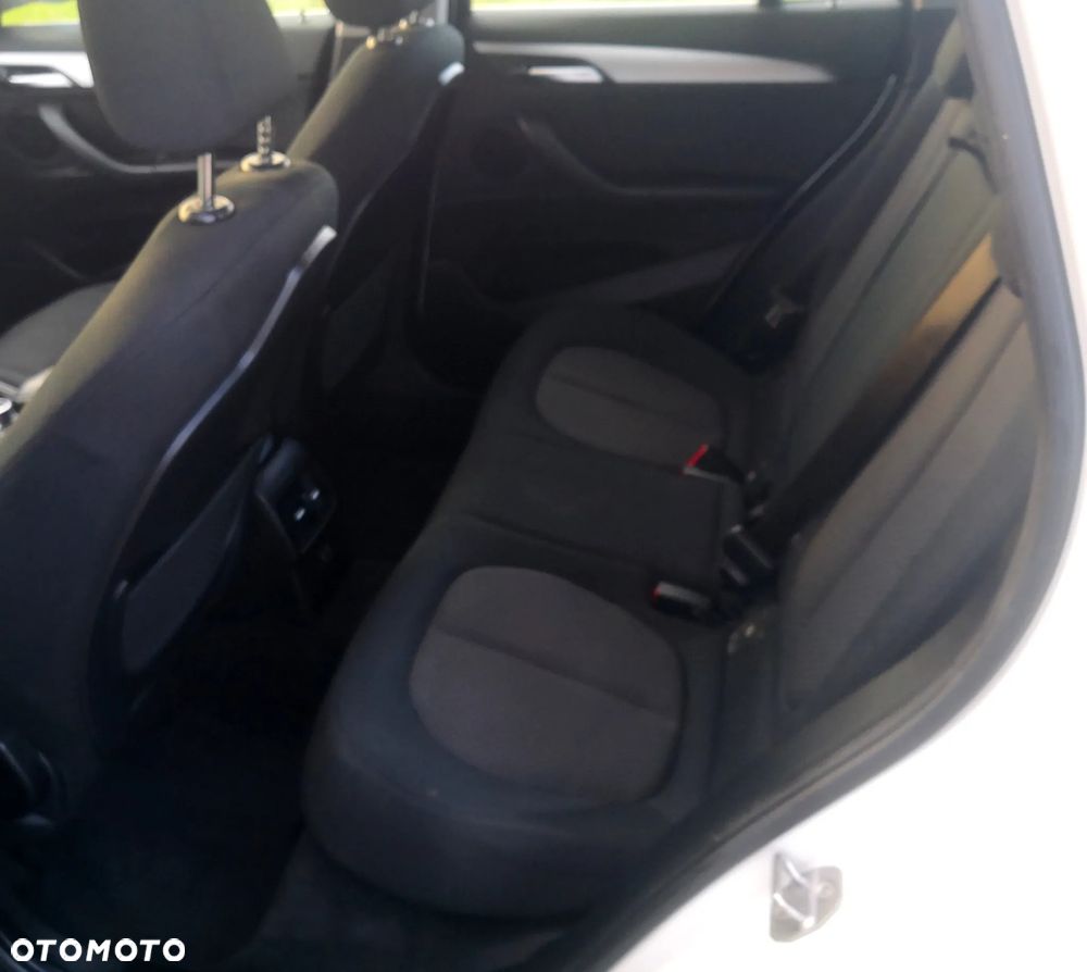 BMW X1 sDrive18i Advantage - 13