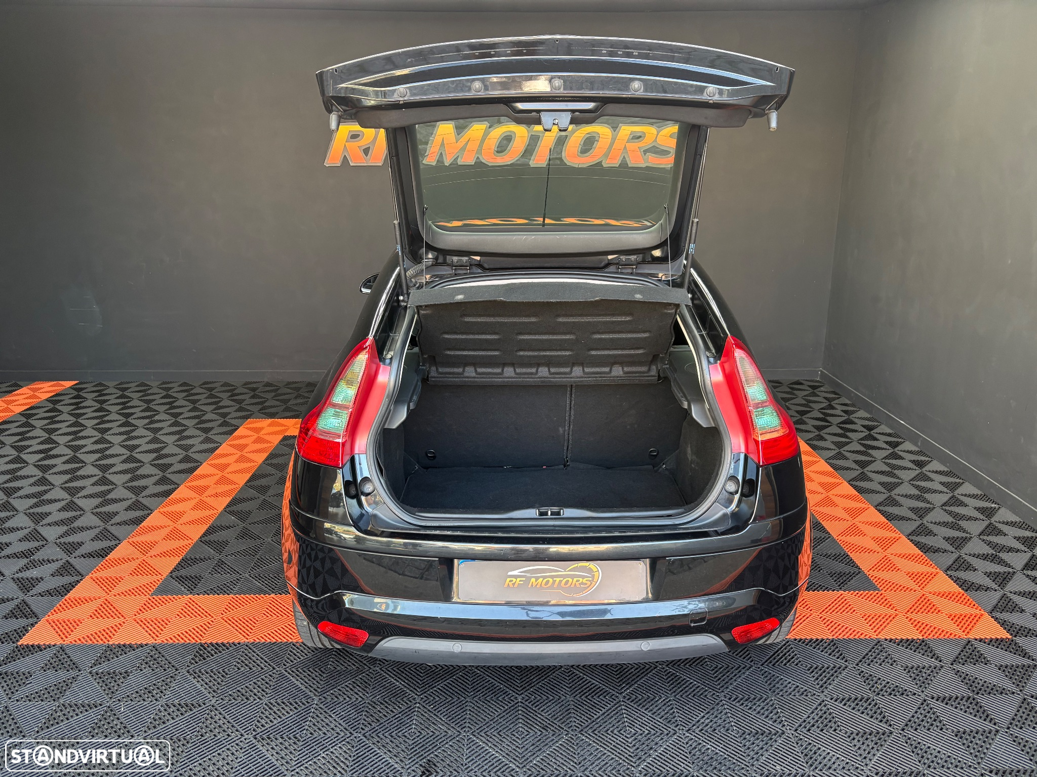 Citroën C4 Coupé 1.6 HDi VTR Pack Airdream - 23