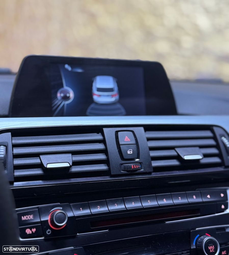 BMW 318 d Aut. Sport Line - 18