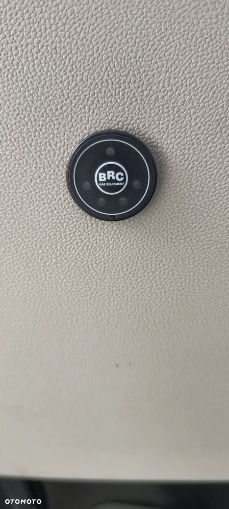 Chrysler Town & Country - 12