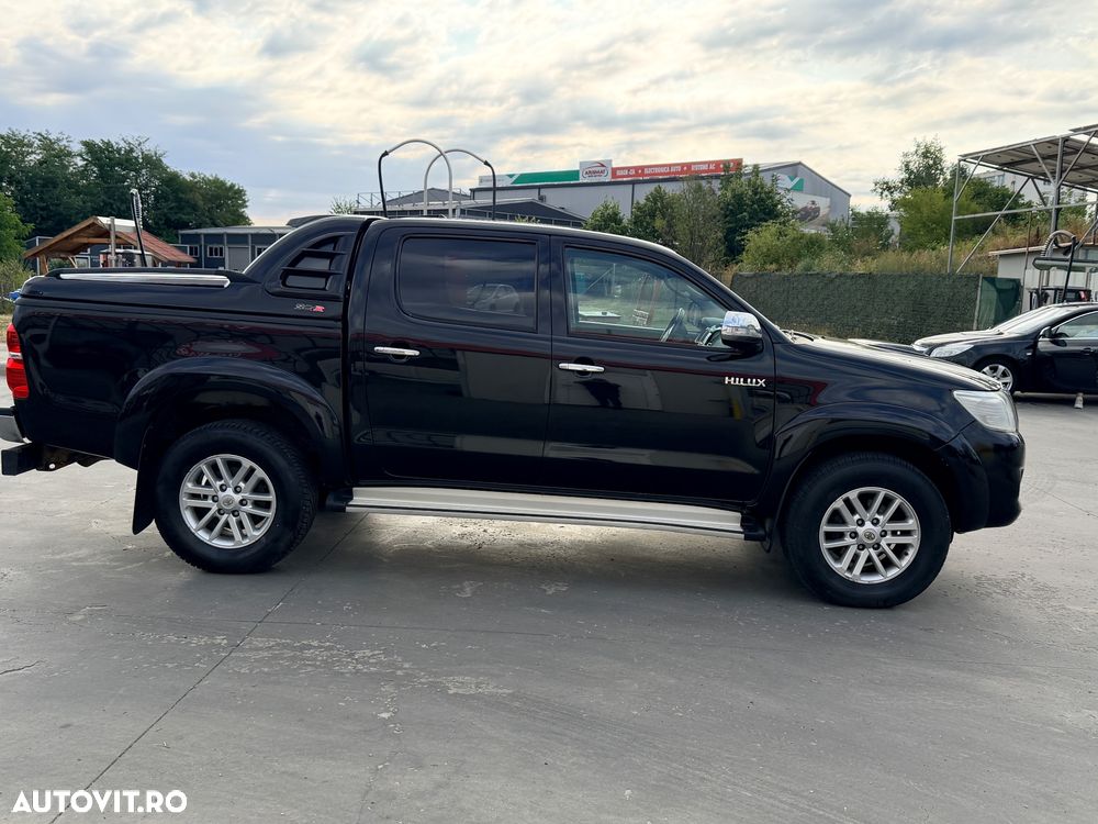 Toyota Hilux 4x4 Cabina Dubla Style - 3