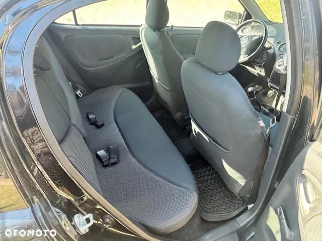 Toyota Yaris 1.0 Luna - 17