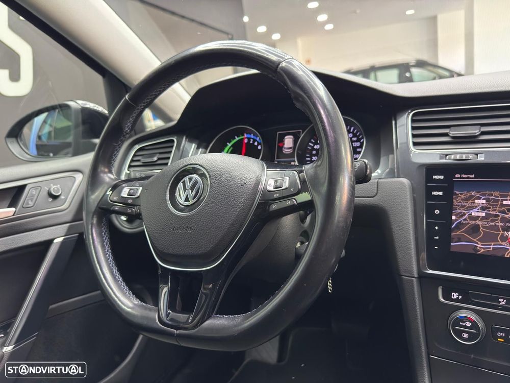 VW e-Golf AC/DC - 17