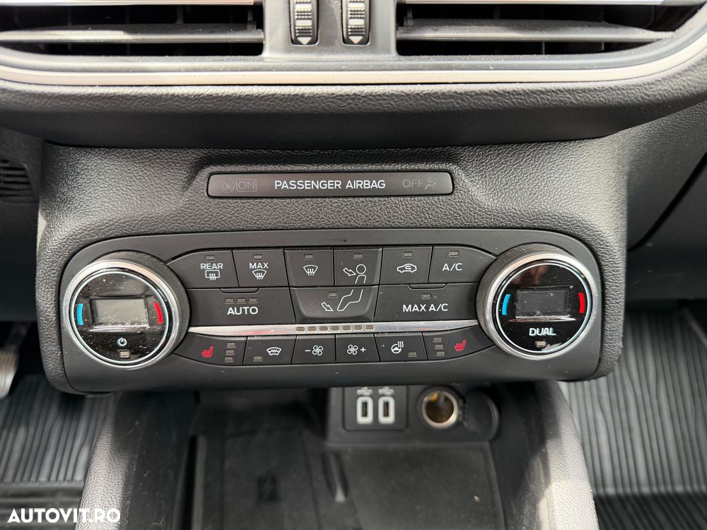 Ford Focus 1.5 EcoBlue Titanium Business - 12