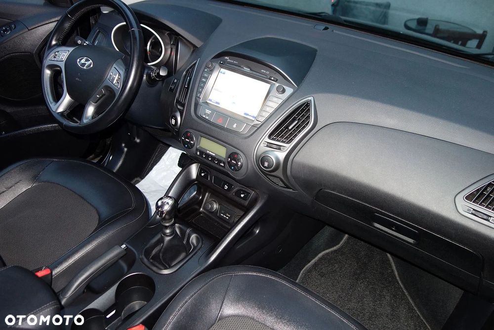 Hyundai ix35 1.6 2WD Fifa World Cup Edition - 35