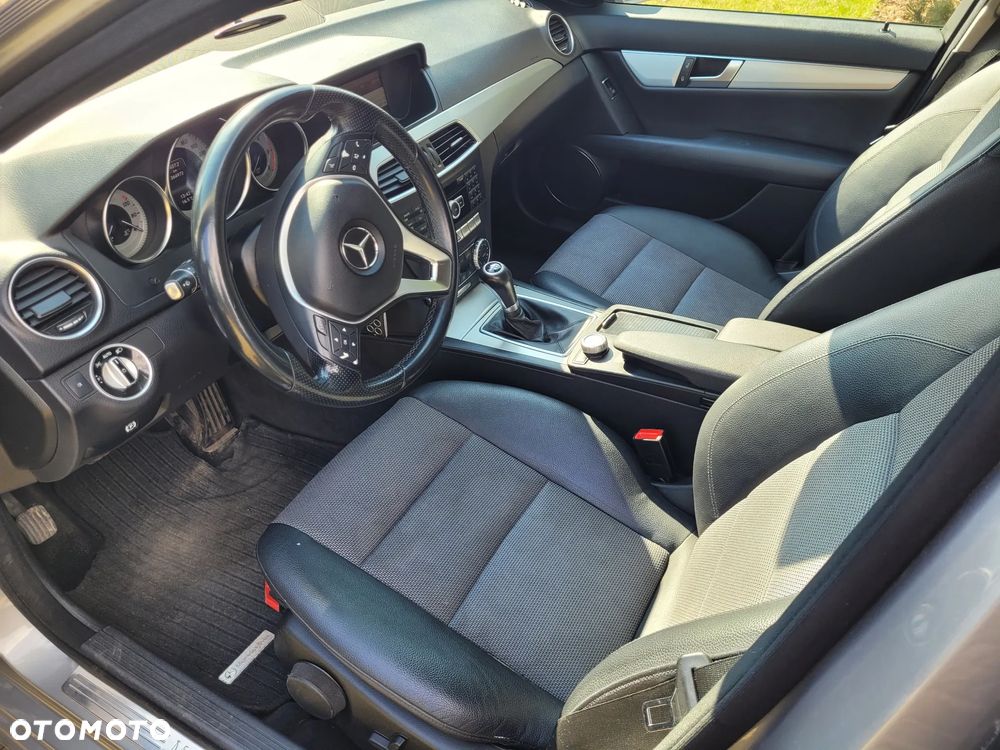 Mercedes-Benz Klasa C 200 CDI BlueEff Avantgarde - 12