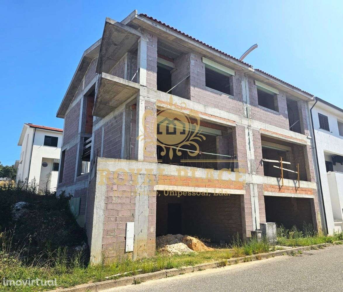 Moradia de 3 frentes em Rio Meão - Grande imagem: 2/27