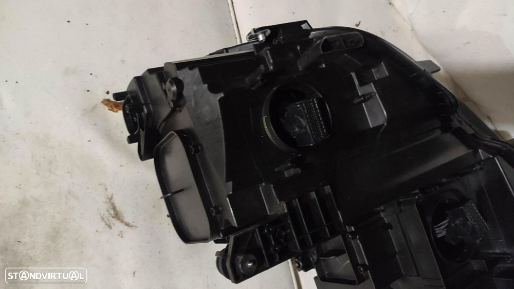 farol direito full Led VW Tiguan - 11