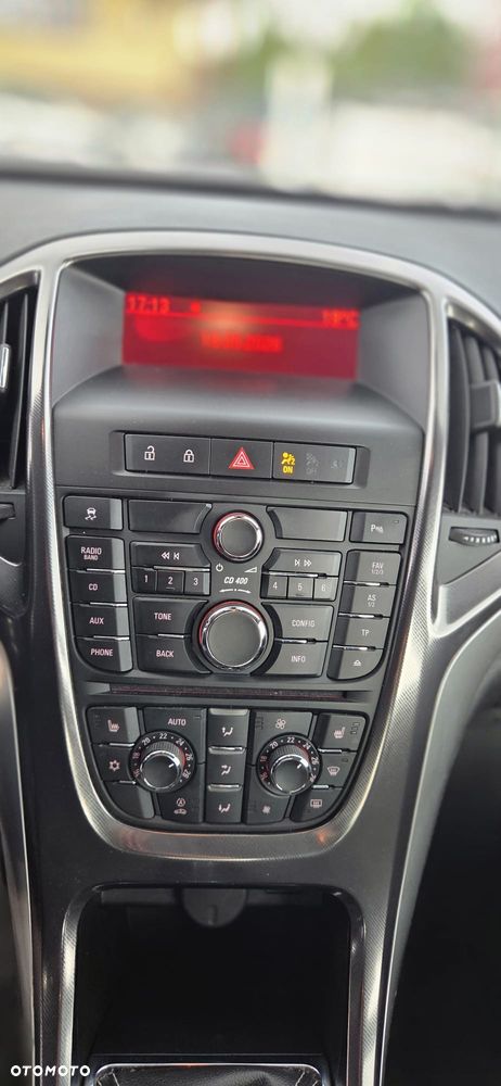 Opel Astra 1.6 T Cosmo - 22