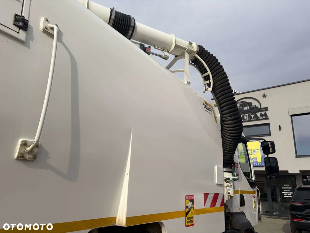 Renault D 12 zamiatarka - 17