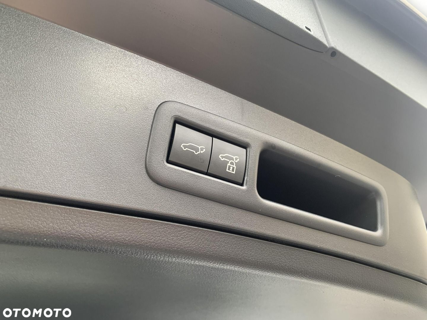 Lexus UX 250h GPF Business 2WD - 23