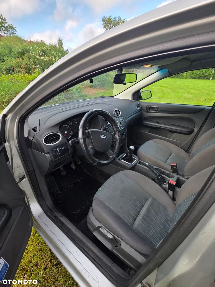 Ford Focus 1.6 TDCi Ambiente DPF - 9