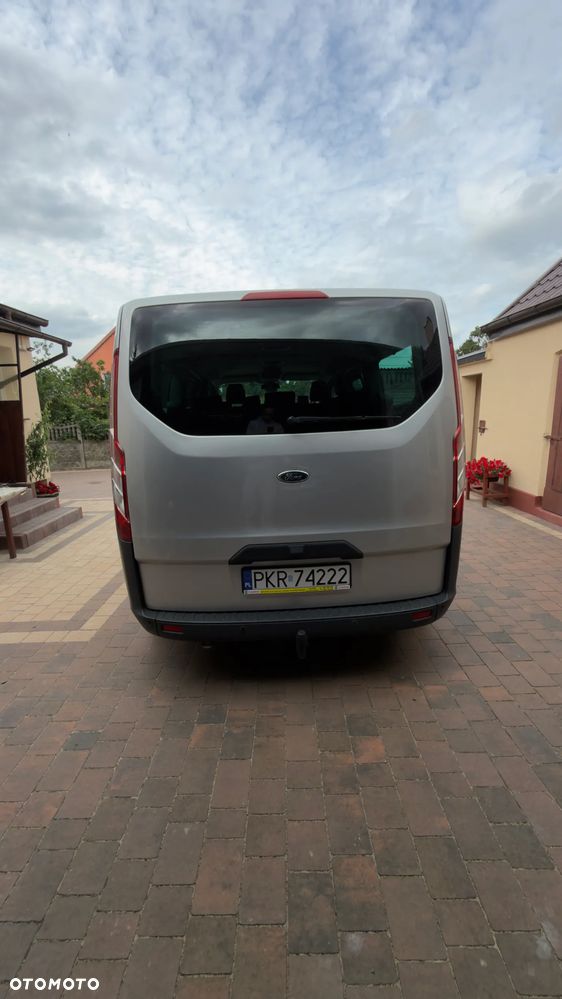 Ford Tourneo Custom - 8