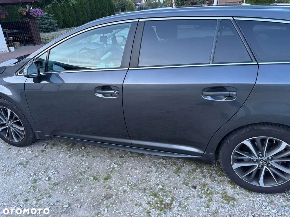 Toyota Avensis - 7