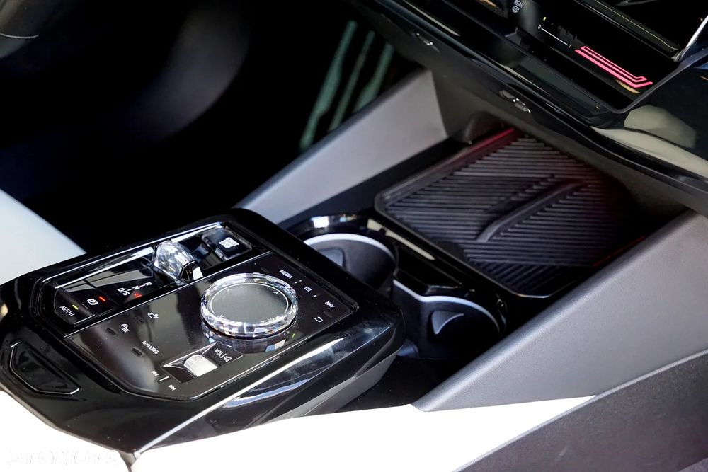 BMW Seria 5 520d xDrive mHEV M Sport - 35