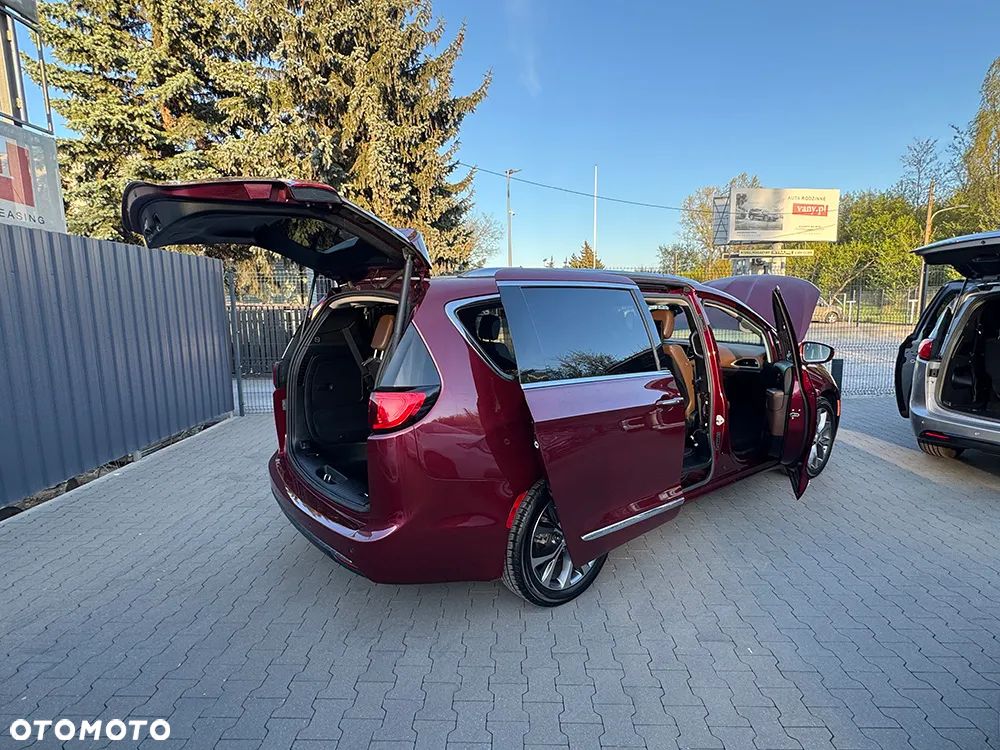 Chrysler Pacifica - 20