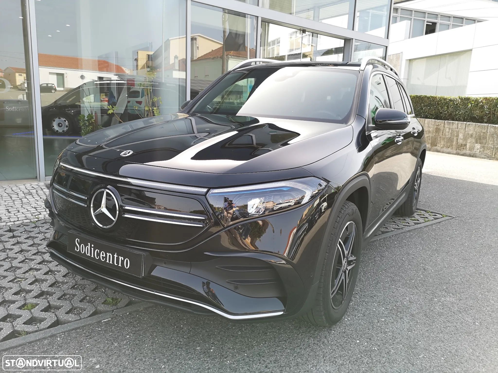 Mercedes-Benz EQB 250 AMG Line - 1