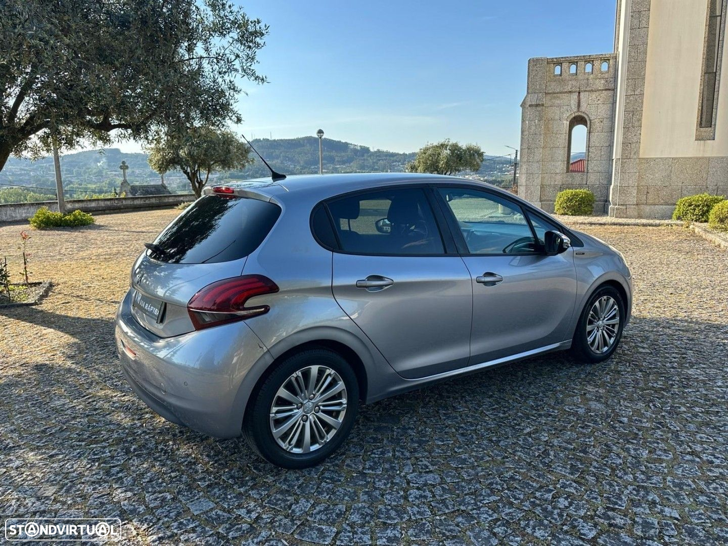 Peugeot 208 1.5 BlueHDi Signature - 24