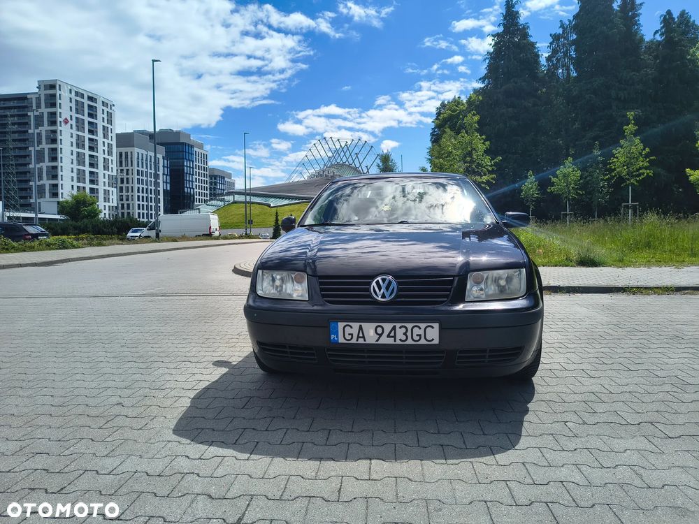 Volkswagen Bora 1.6 Basis - 2