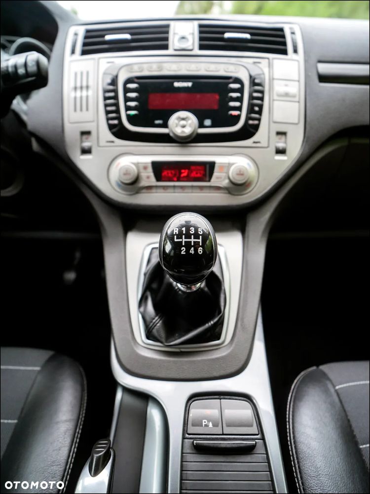 Ford Kuga - 24