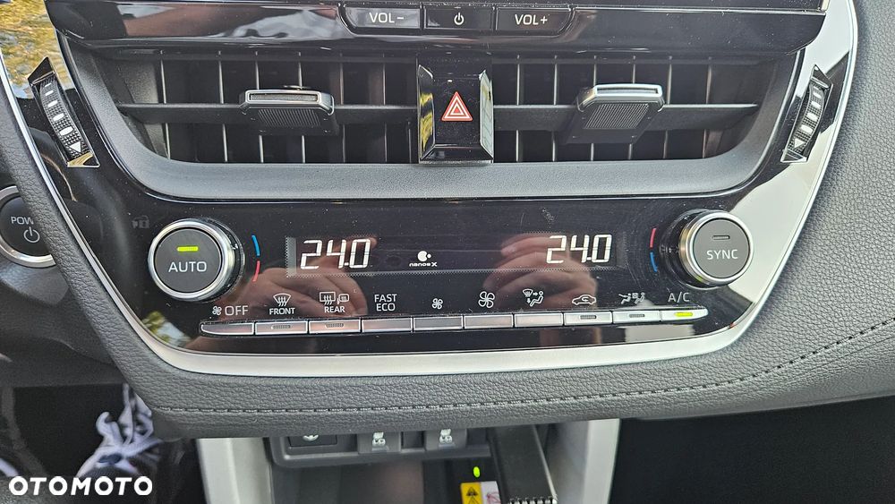 Toyota Corolla Cross 2.0 Hybrid Executive AWD - 34