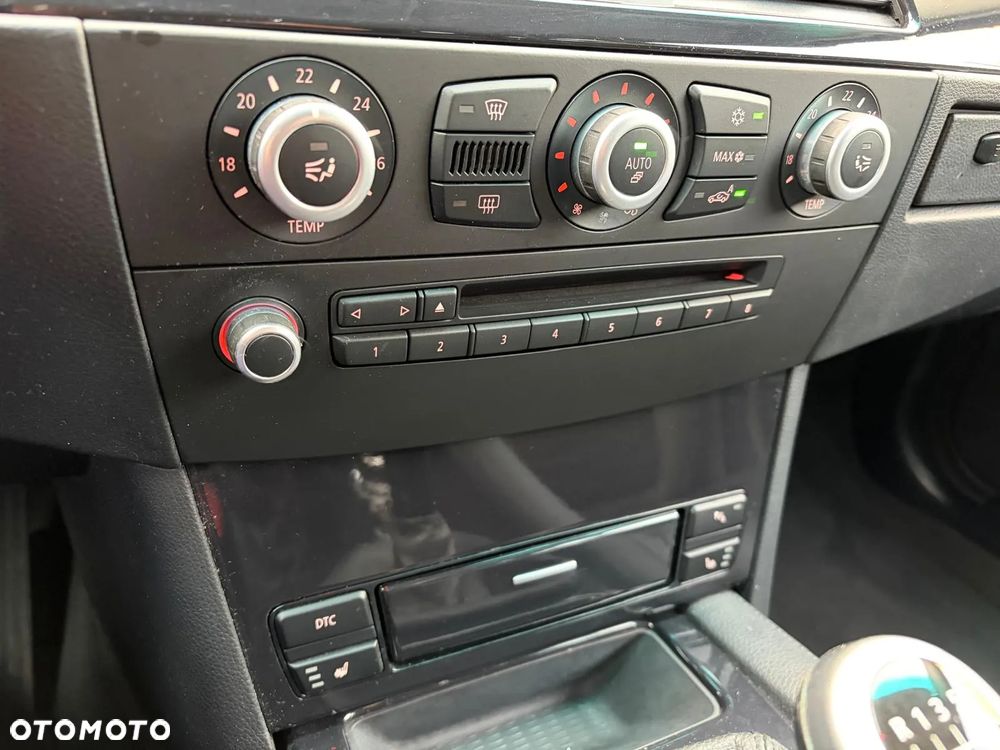 BMW Seria 5 520i Edition Exclusive - 32