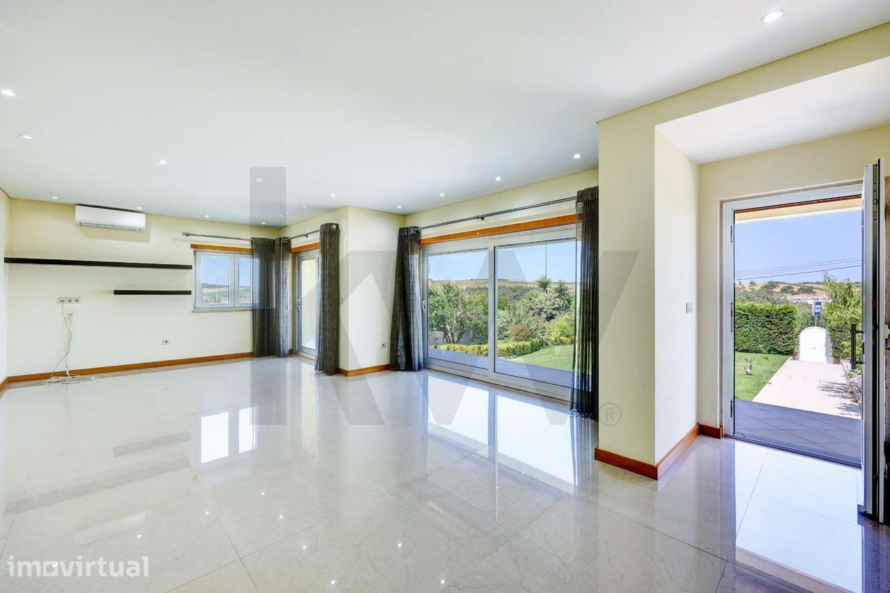 Moradia T2 com Piscina Aquecida e Jacuzzi em São Pedro da Cadeira - Grande imagem: 4/37